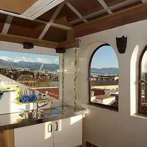 Golondrinas De La Alhambra Гранада
