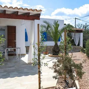 https://viviendas-es-carnatge.balearic-islands.net
